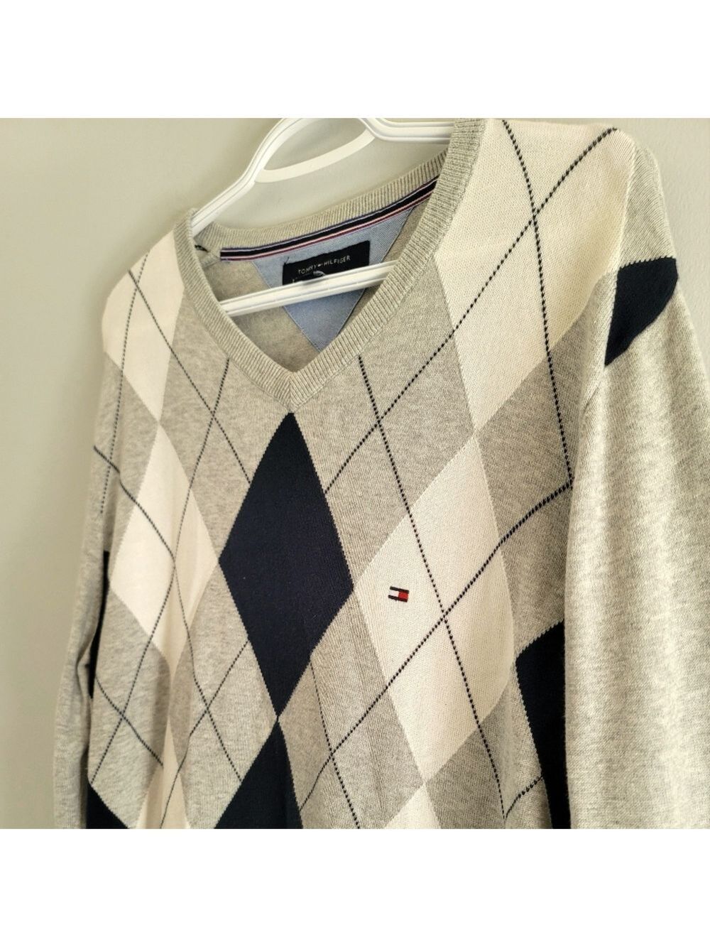 Tommy Hilfiger Men's Argyle V-Neck Sweater Size L